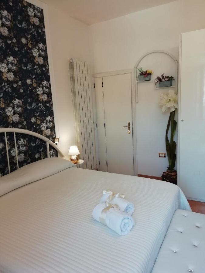 Le Pinelle Bed and Breakfast Terni Eksteriør billede