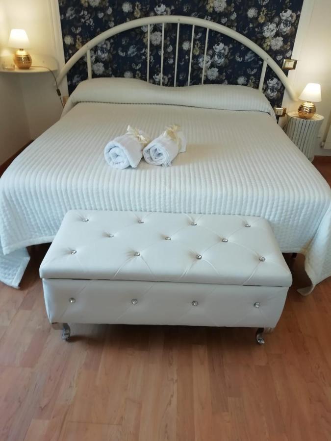 Le Pinelle Bed and Breakfast Terni Eksteriør billede